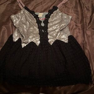 Adorable Buckle Top! Never worn!